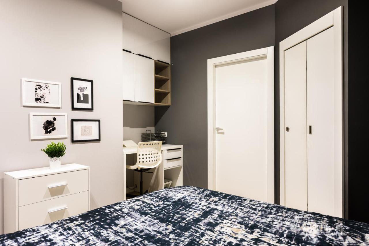 Elegant Business Accommodation With Parking - By Upstairs Krakow Exterior photo